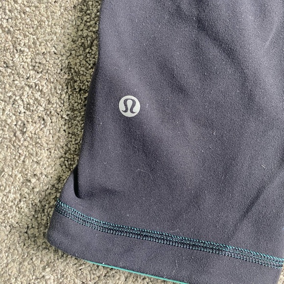 Lululemon Wunder Under reversible capris 10 - Picture 8 of 8